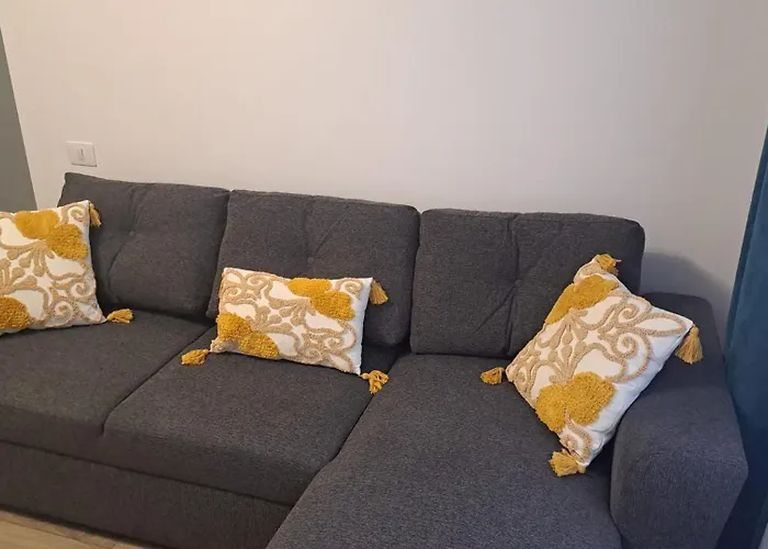 Kitty Centrul Istoric كرايوفا